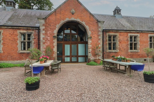 Diamond Lodge