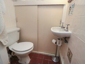 Shower - 61 West Avenue Filey Yorkshire (Filey)