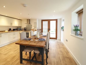 Dining - The Granary, Llandyssil, Powys (Montgomery)