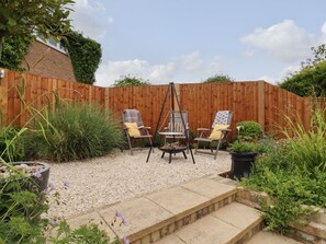 Terrace/patio - Fern Cottage, Elsworth, Cambridge (Cambridge)