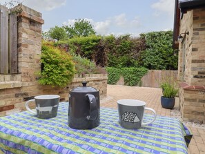 Terrace/patio - Fern Cottage, Elsworth, Cambridge (Cambridge)