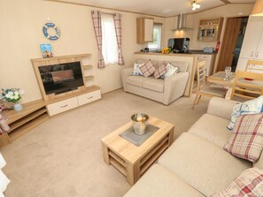 Living area - Coastal Cottage East Wittering (Chichester)