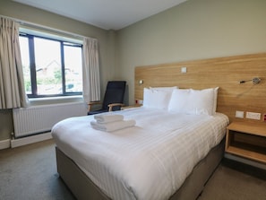 WiFi - Marine Court Ground-floor Accessible Double (Littlehampton)