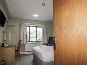WiFi - Marine Court Ground-floor Accessible Double (Littlehampton)