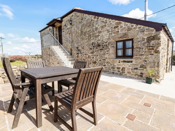 Outdoor dining - Sunnywell: A Charming Retreat (Bodmin)