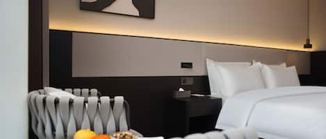 Superior Double Room, Hill View | Desk, laptop workspace, blackout drapes, soundproofing