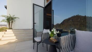 Deluxe Double Room, Lake View | Terrace/patio
