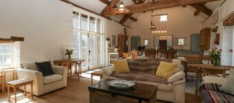 White Haywood Farmhouse and Barn, Craswall