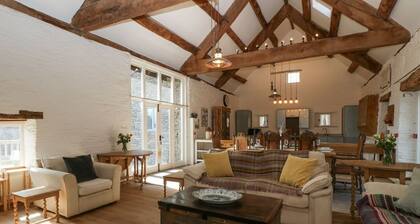 White Haywood Farmhouse and Barn, Craswall