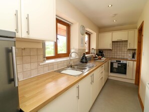 Private kitchen - Sunnyside Lodge, Thorpe-On-The-Hill (Lincoln)