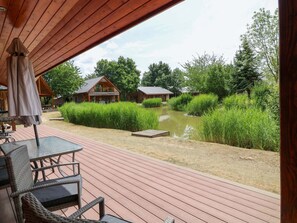 Outdoor dining - Sunnyside Lodge, Thorpe-On-The-Hill (Lincoln)