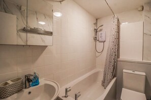 Shower - Charming Zadena in Timsbury (Bath)
