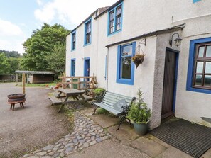 Outdoor dining - Kestrel Cottage, Bassenthwaite (Keswick)
