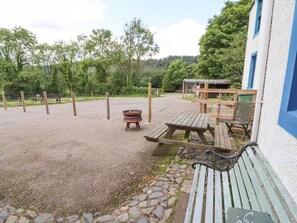 Outdoor dining - Kestrel Cottage, Bassenthwaite (Keswick)
