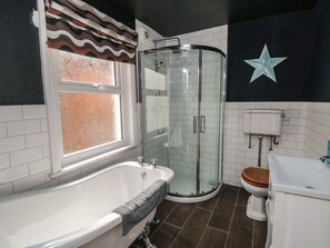 Shower - 1 Albion Place, Whitby (Whitby)