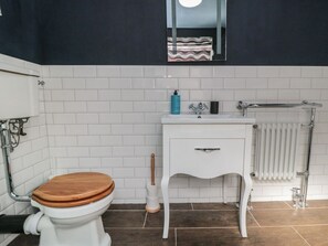 Shower - 1 Albion Place, Whitby (Whitby)