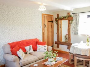 Living area - Ensdon Lea Cottage, Nesscliffe (Shrewsbury)