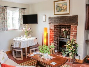 Living area - Ensdon Lea Cottage, Nesscliffe (Shrewsbury)