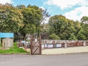 Property grounds - Tamar Cottages 34, St Ann's Chapel, Cornwall (Callington)