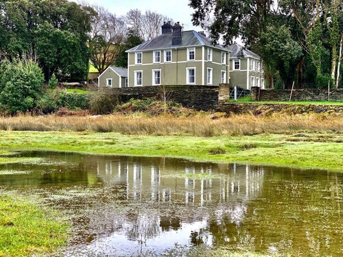 Mor Edrin: Coastal Retreat in Ynys