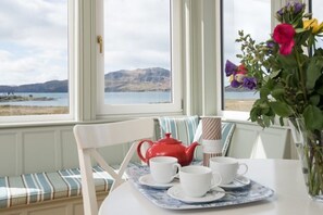 Dining - Ardlarach Lodge, Cullipool, Isle Of Luing (Cullipool)