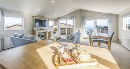 T/B Lodge 55 at Riviera Bay