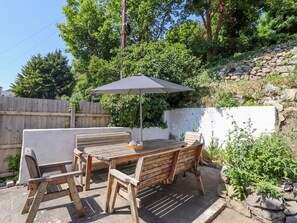 Outdoor dining - Lodestar, Deganwy, Conwy 4 bed (Conwy)