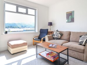 Living area - Lodestar, Deganwy, Conwy 4 bed (Conwy)