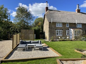 Terrace/patio - Thatchers End, Sherborne (Sherborne)