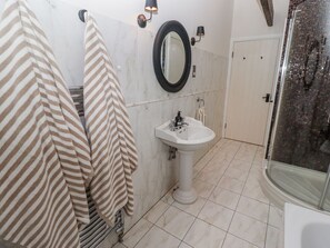 Shower - Watermill Cottage, North Charlton (Chathill)