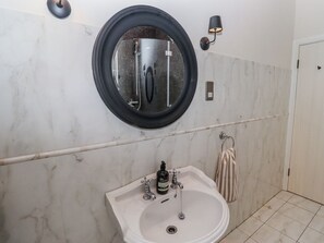 Shower - Watermill Cottage, North Charlton (Chathill)
