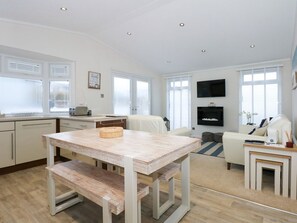 Interior - Un Diwrnod (One Day) The Warren T22, Abersoch (Pwllheli)