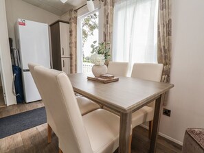 Dining - Delta Superior, Ruthin (Ruthin)