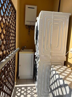 Property grounds - Casa Claudia – Elegant Apartment Near the Airport (Elmas)