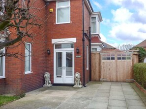 Exterior - Wills House: Cozy Retreat in Redcar (Redcar)