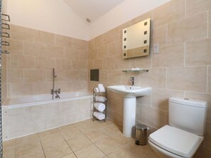 Shower - Winsall Court II: Cozy Ground Floor Retreat (Driffield)