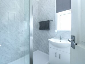 Shower - California Summers, California, Norfolk (Great Yarmouth)