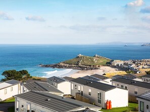 Beach nearby - Chy Lowen: Stunning Retreat in St Ives (St. Ives)
