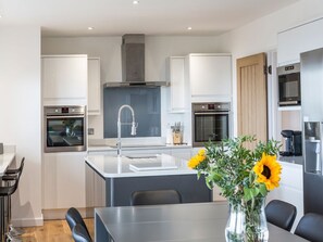 Dishwasher, high chair - Chy Lowen: Stunning Retreat in St Ives (St. Ives)