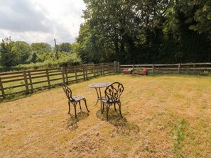 Property grounds - Walnut Cottage, Helmsley (York)