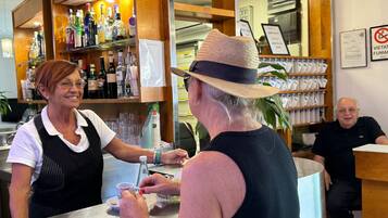 Bar (in der Unterkunft)