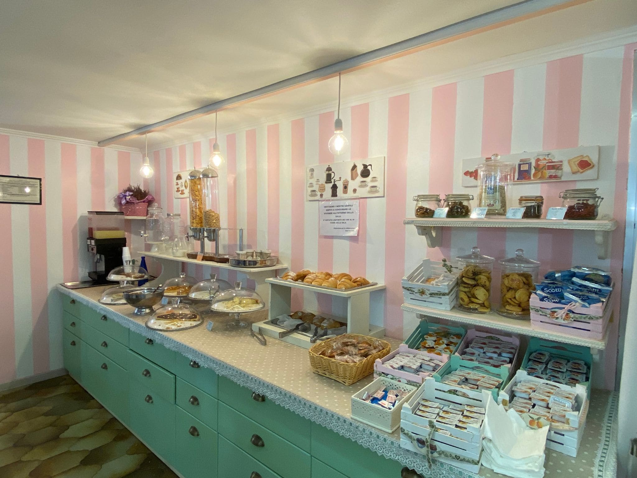 Colazione continentale a pagamento, servita tutte le mattine 
