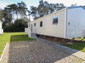 Exterior - 4 Foxburrow Hang, Belton, Norfolk (Great Yarmouth)