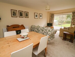 Living area - Salmon Cottage, Llanwrthwl (Llandrindod Wells)