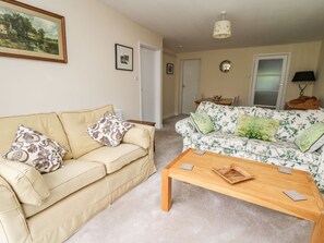 Living area - Salmon Cottage, Llanwrthwl (Llandrindod Wells)