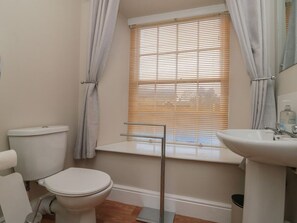 Shower - Beck View, Pickering (Pickering)