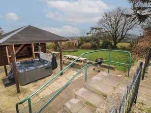 Outdoor dining - Greenhaven, Narberth sleeps 16 (Narberth)