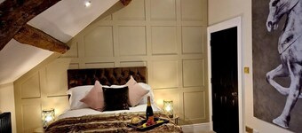 The Cruck near Garstang. 2 bed