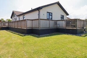 Property grounds - Lodge 18 - A Retreat in St Merryn (Padstow)