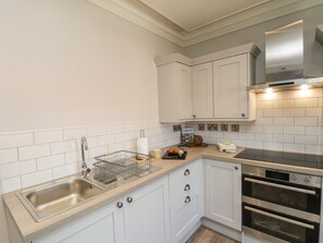 Private kitchen - Saxon Pricess Suite, Loftus (Saltburn-by-the-Sea)